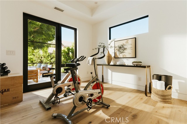Detail Gallery Image 21 of 24 For 2321 Mesa Dr, Newport Beach,  CA 92660 - 5 Beds | 4/1 Baths