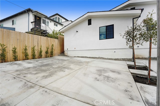 Detail Gallery Image 3 of 15 For 2822 1/2 Waverly Dr, Los Angeles,  CA 90039 - 3 Beds | 2 Baths