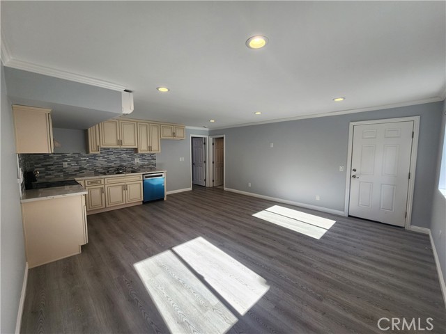 Detail Gallery Image 4 of 12 For 21217 De La Guerra #a,  Woodland Hills,  CA 91364 - 1 Beds | 1 Baths