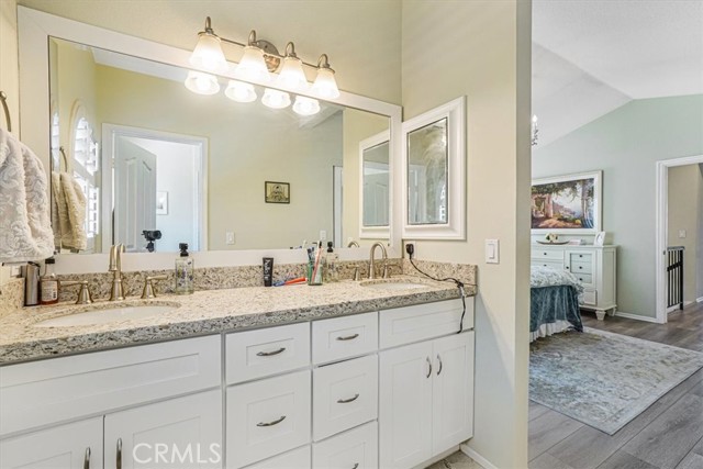 3931 Cottonwood Grove Trail, Calabasas CA: https://media.crmls.org/medias/97fb58c7-cff9-46cf-a60a-67c541a0c4cd.jpg