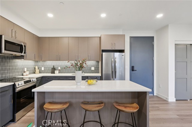 Detail Gallery Image 5 of 8 For 5771 Carlton #708,  Hollywood,  CA 90028 - 2 Beds | 1 Baths