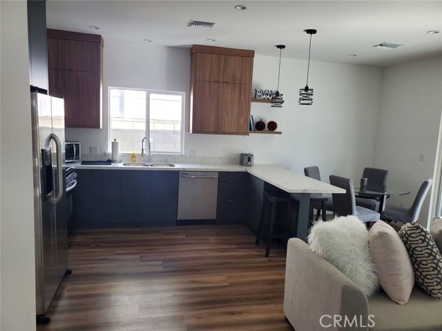 9612 Rudnick Avenue, Chatsworth CA: https://media.crmls.org/medias/97fbf553-5233-4150-9251-73f0b280c664.jpg