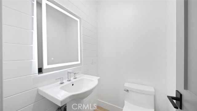 2421 Voorhees Avenue, Redondo Beach, California 90278, 4 Bedrooms Bedrooms, ,4 BathroomsBathrooms,Residential,Sold,Voorhees,PV21128390