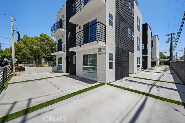 Detail Gallery Image 1 of 20 For 5216 Auckland Ave, North Hollywood,  CA 91601 - 4 Beds | 4/1 Baths