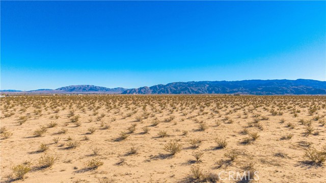 Detail Gallery Image 11 of 22 For 101 Alfalfa Ave, Twentynine Palms,  CA 92277 - – Beds | – Baths