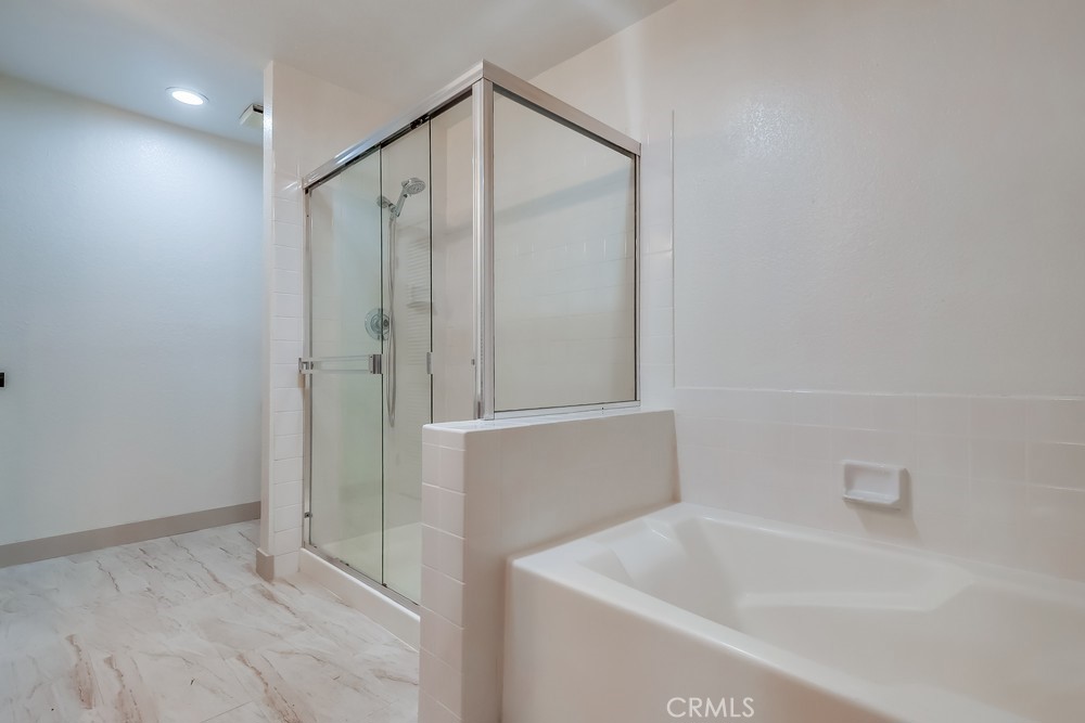 https://media.crmls.org/medias/97fd3d3d-71e7-4b1b-869d-50bc29e40e3a.jpg?preset=X-Large