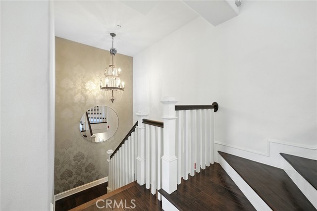 213 Seaview Street, Manhattan Beach CA: https://media.crmls.org/medias/97fd4e2f-c410-4771-85fe-8c82a8715ff8.jpg