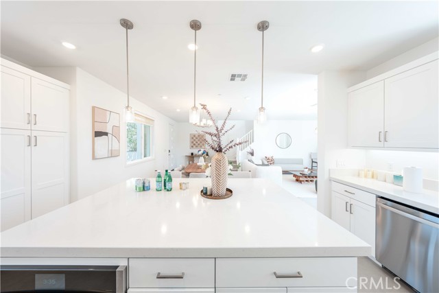 232 Junco, Irvine CA: https://media.crmls.org/medias/97fe2d25-9d79-4cb1-9885-f3fadb18be34.jpg