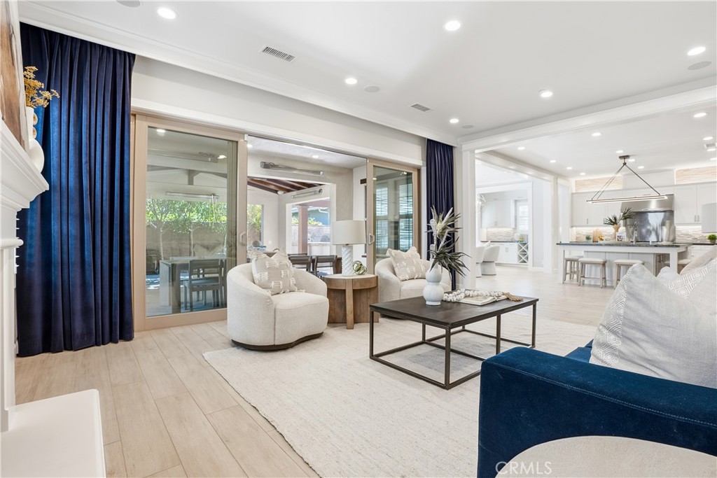 MLS #OC25270445 image #15