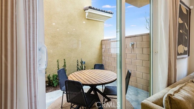 Detail Gallery Image 18 of 22 For 1676 Phantom Ln, Rialto,  CA 92376 - 3 Beds | 2/1 Baths
