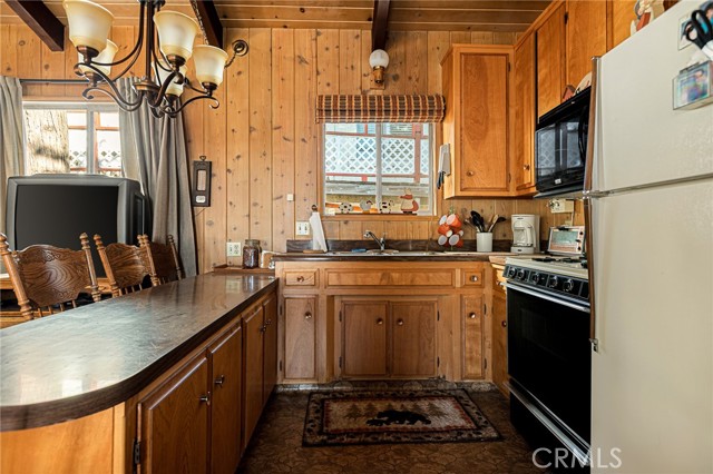 Detail Gallery Image 11 of 18 For 1164 Bear Springs, Rimforest,  CA 92378 - 2 Beds | 1 Baths