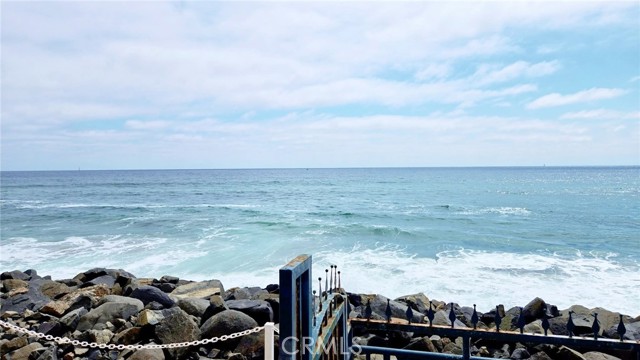 901 S Pacific Street, Oceanside CA: https://media.crmls.org/medias/97ff7c1c-1b98-40e5-868a-eff82a49e070.jpg