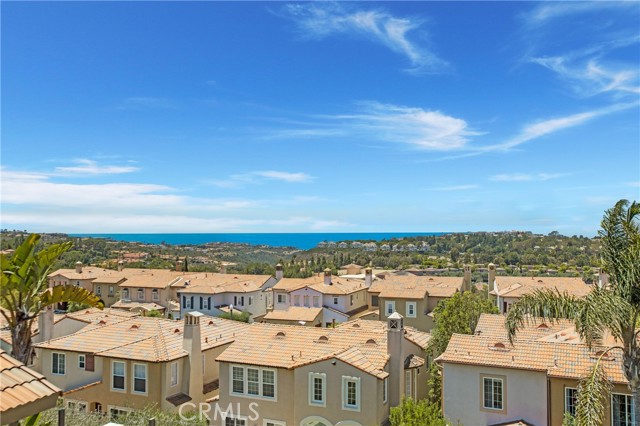 33 Renata, Newport Coast CA: https://media.crmls.org/medias/98004d08-1fa0-47f0-8def-90949c8ba1aa.jpg