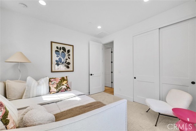 218 Collino, Irvine CA: https://media.crmls.org/medias/9801086c-3465-4e43-b1da-94814b7d0d39.jpg