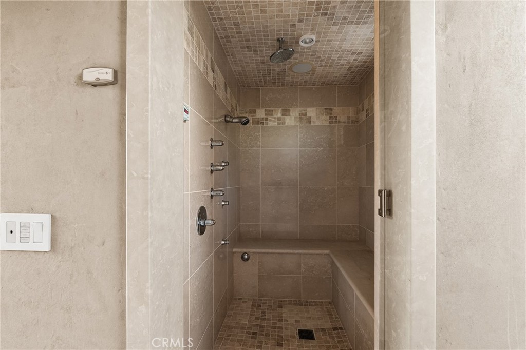 https://media.crmls.org/medias/98012b87-a0ab-4c29-998e-6b68cf9e59d2.jpg?preset=X-Large