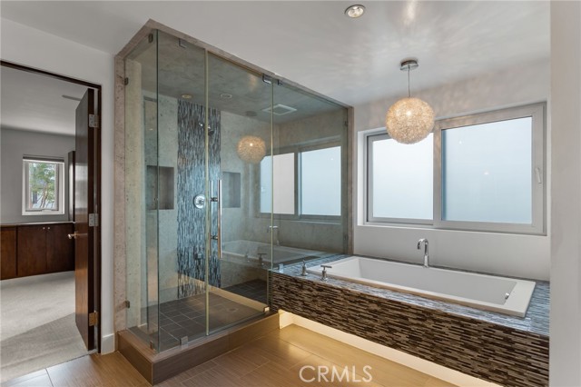 Detail Gallery Image 13 of 27 For 1518 Anita Ln, Newport Beach,  CA 92660 - 6 Beds | 4/1 Baths