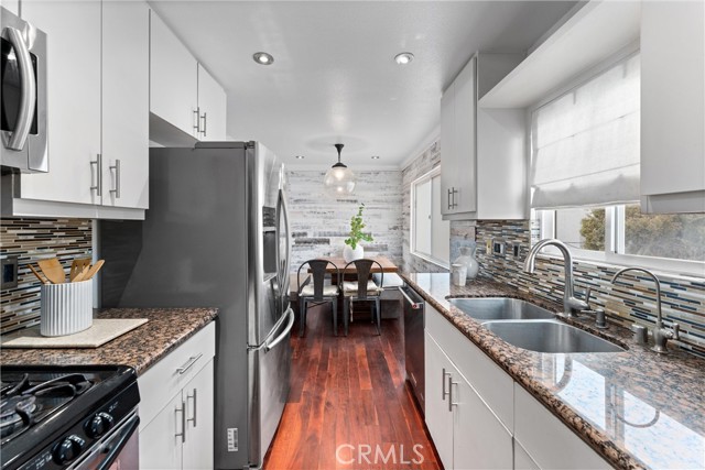 3604 Westwood Boulevard, Los Angeles CA: https://media.crmls.org/medias/98027047-c26f-40a8-9743-d56885754b9f.jpg