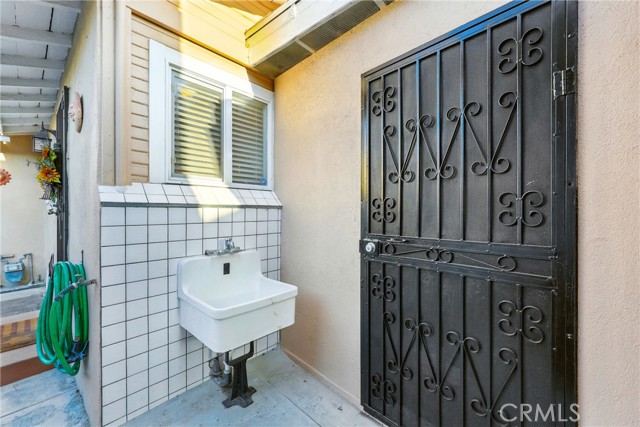 453 455 S Rowan Avenue, Los Angeles CA: https://media.crmls.org/medias/9802e444-2682-478b-b705-986d4990bc5d.jpg
