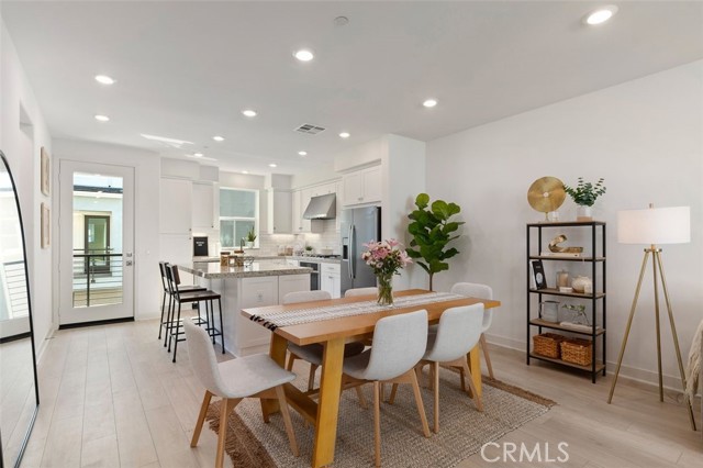 Front Image Thumbnail for CROC26073335