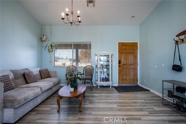 Detail Gallery Image 8 of 27 For 3619 Lexington, Yucca Valley,  CA 92284 - 3 Beds | 2 Baths