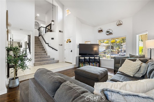 Detail Gallery Image 5 of 38 For 27606 Moonlight Pl, Castaic,  CA 91384 - 3 Beds | 2/1 Baths