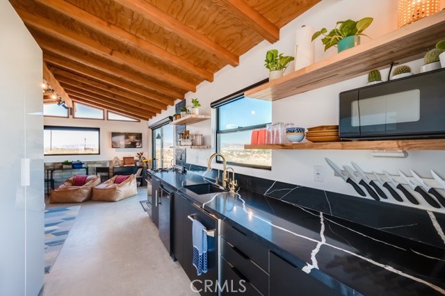 3232 Bluegrass Avenue, 29 Palms CA: https://media.crmls.org/medias/9806315f-14f2-4c4b-9060-5e8fa8abc73c.jpg