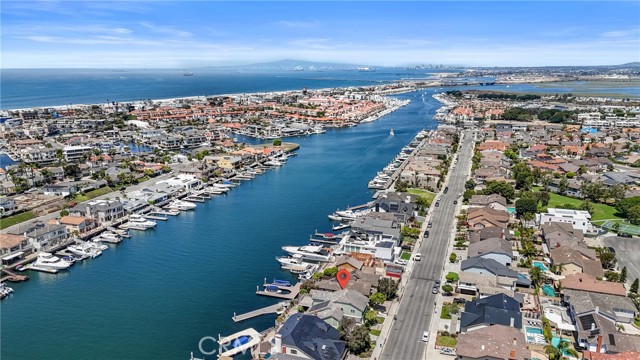 3562 Venture Drive, Huntington Beach CA: https://media.crmls.org/medias/9807076a-6b9e-4a63-a92e-c6ad4f403230.jpg