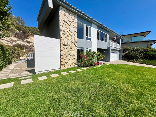 Detail Gallery Image 2 of 19 For 2858 Bernard Ct, Laguna Beach,  CA 92651 - 3 Beds | 2 Baths