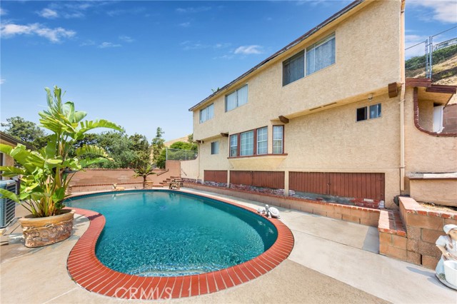 10165 Sully Drive, Sun Valley CA: https://media.crmls.org/medias/98088204-2d7b-4a0a-9671-cd5d9b2aa10b.jpg