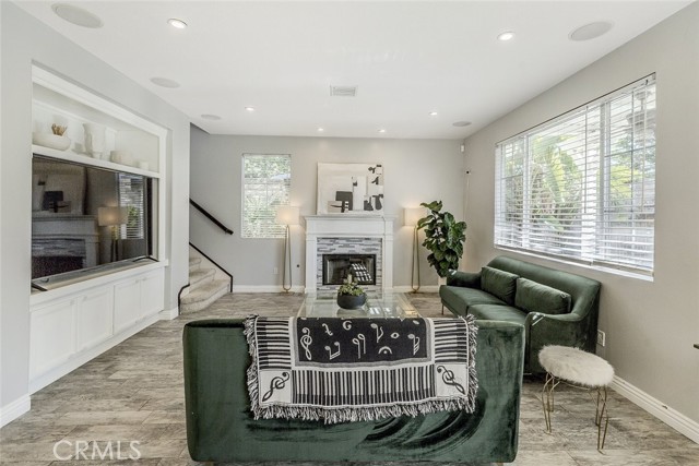 721 Cinnabar Place, Simi Valley CA: https://media.crmls.org/medias/9808877a-9c69-4779-99e4-0b8e623dd4a9.jpg