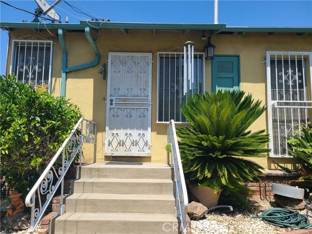 Detail Gallery Image 15 of 47 For 2075 Mcpherson Ave, Los Angeles,  CA 90032 - 3 Beds | 1 Baths