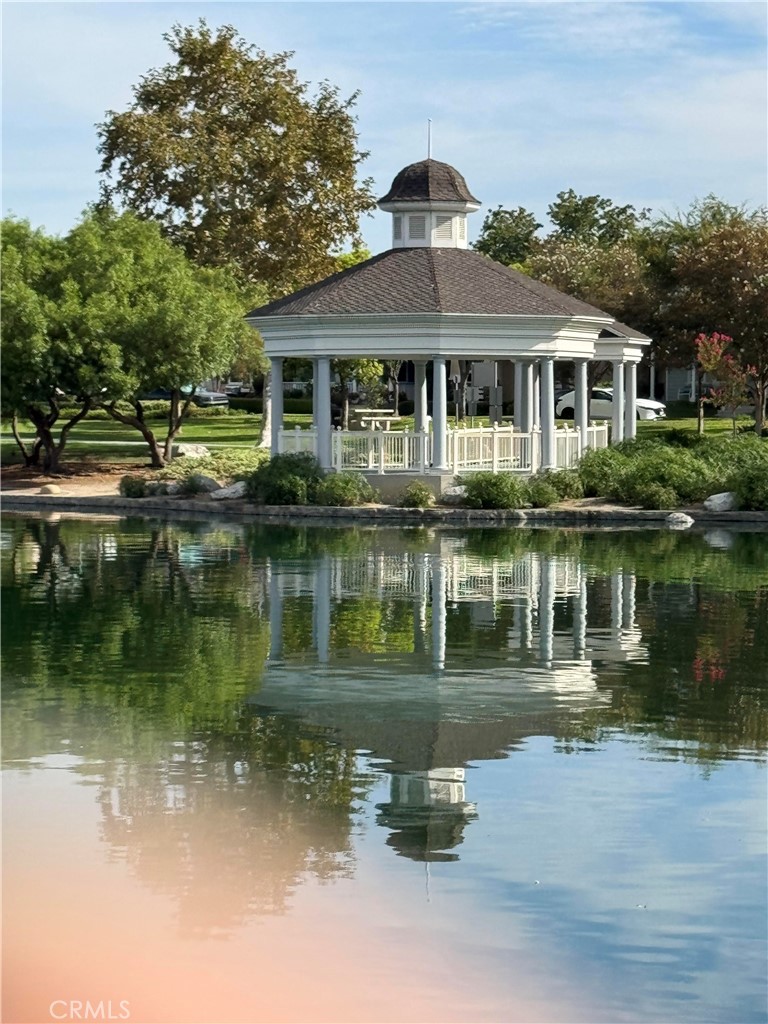 https://media.crmls.org/medias/9808abea-ad65-419d-94b5-46b77b48cfac.jpg?preset=X-Large