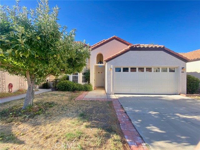 19197 Oak St, Apple Valley, CA 92308