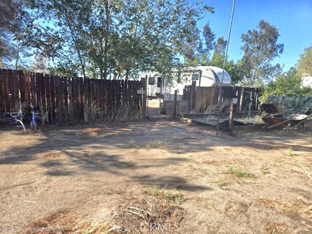 11568 Low Chaparral Drive, Victorville CA: https://media.crmls.org/medias/98091305-8567-4492-a0e4-4ecaedc9823e.jpg