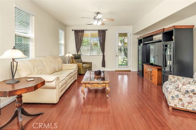 Detail Gallery Image 8 of 44 For 331 Hollyhill Dr, Bakersfield,  CA 93312 - 3 Beds | 2 Baths