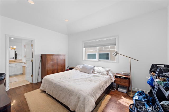 Detail Gallery Image 13 of 26 For 414 .5 Carnation Ave #UPPER,  Corona Del Mar,  CA 92625 - 3 Beds | 3 Baths