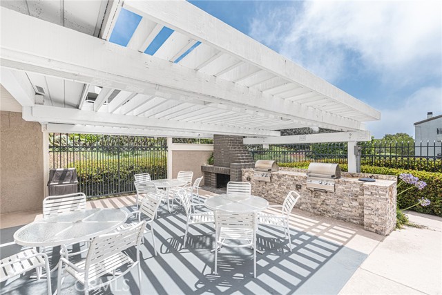 950 Cagney Lane, Newport Beach CA: https://media.crmls.org/medias/980be916-58fe-4536-b527-db09a25b368a.jpg