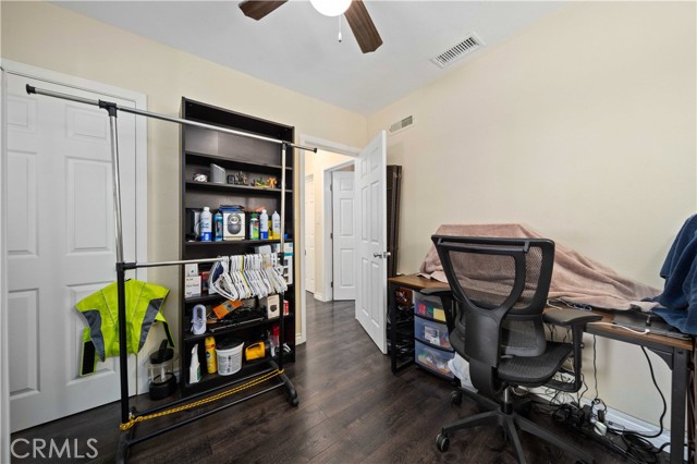 Detail Gallery Image 17 of 27 For 6838 Severn Dr, Paramount,  CA 90723 - 4 Beds | 2 Baths