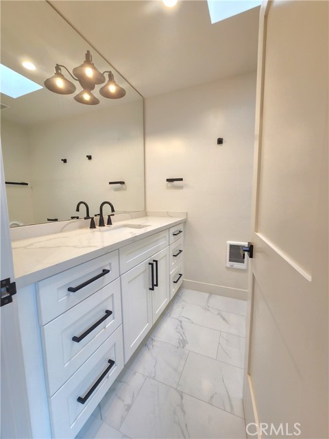 Detail Gallery Image 23 of 28 For 120 S Francisca Ave #16,  Redondo Beach,  CA 90277 - 2 Beds | 2/1 Baths