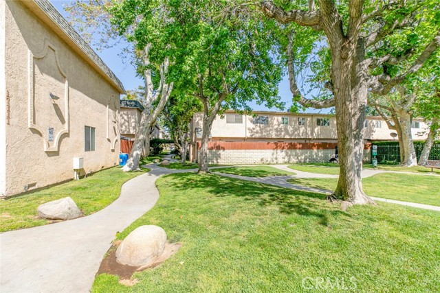 Detail Gallery Image 31 of 36 For 17151 Roscoe Bld #21,  Northridge,  CA 91325 - 2 Beds | 1/1 Baths