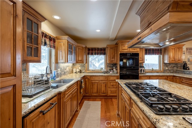 Detail Gallery Image 38 of 50 For 42028 Sky View, Big Bear Lake,  CA 92315 - 7 Beds | 5/1 Baths