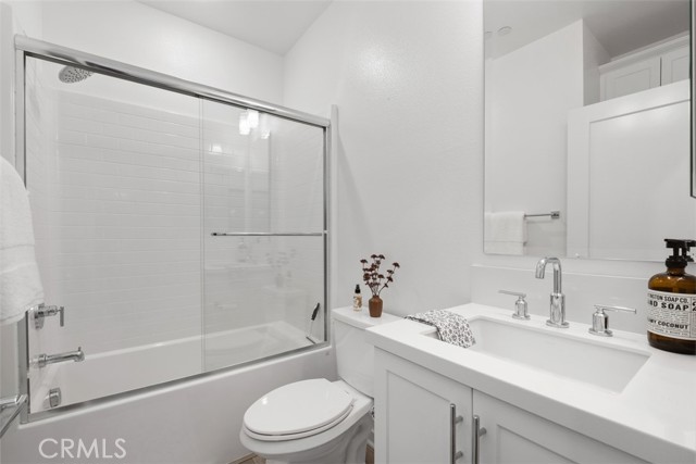 Image 28 of 51 For 242 Niebla Ln
