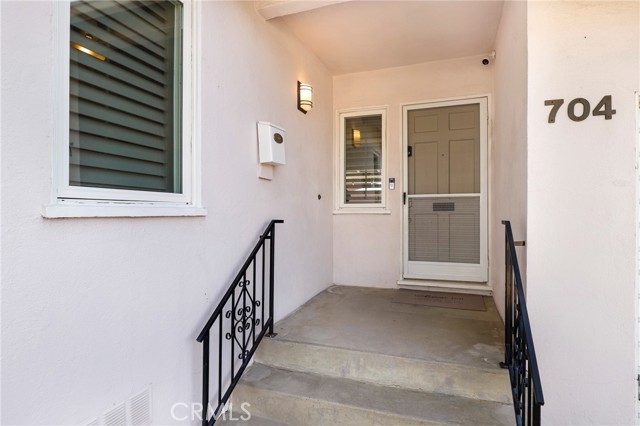 Detail Gallery Image 3 of 25 For 704 Orange Cir, Covina,  CA 91723 - 2 Beds | 1 Baths