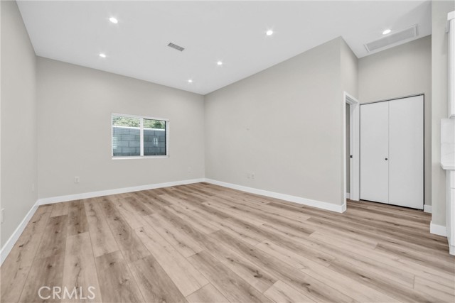 Detail Gallery Image 5 of 21 For 9998 1/2 Louise Ave, Northridge,  CA 91325 - 2 Beds | 2 Baths