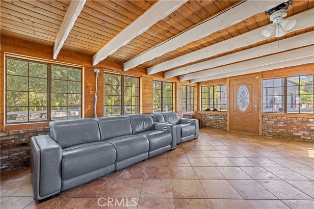 Detail Gallery Image 7 of 22 For 32651 Teller Ave, Agua Dulce,  CA 91390 - 2 Beds | 1 Baths