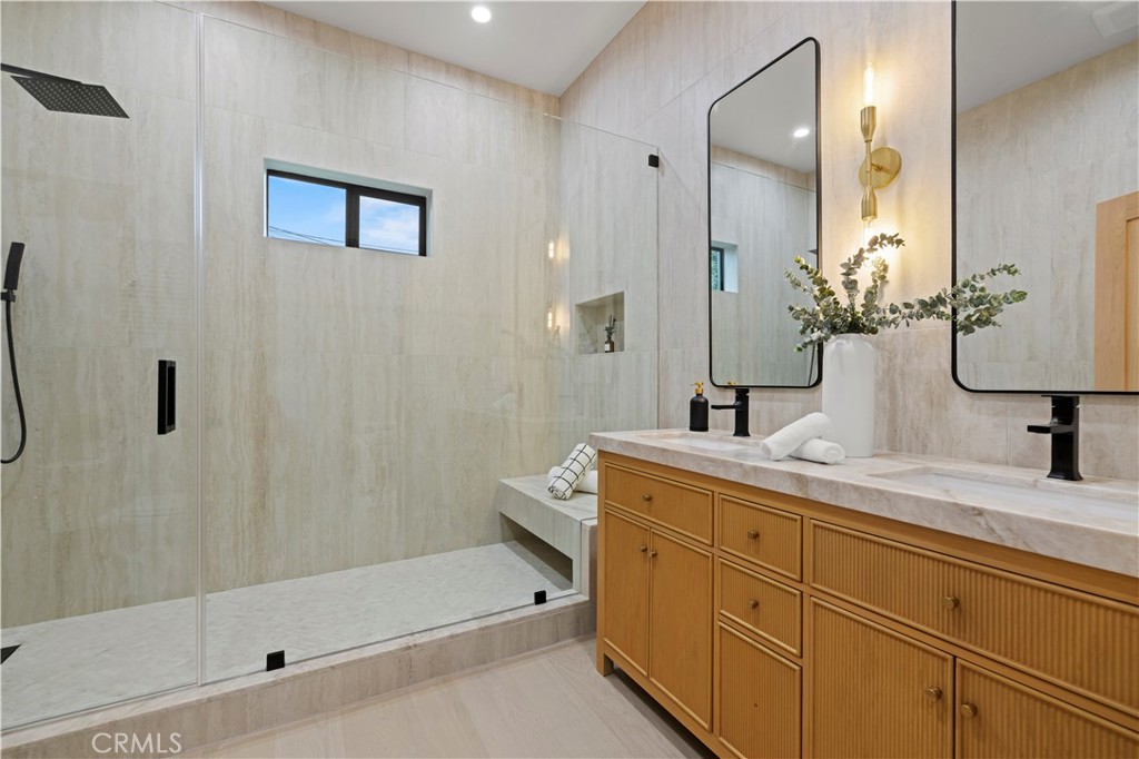 MLS #SR25255384 image #10