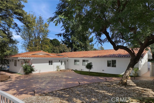 5794 Fairhaven Avenue, Woodland Hills CA: https://media.crmls.org/medias/980f281f-3cfc-4946-98e1-f8c73e96989b.jpg