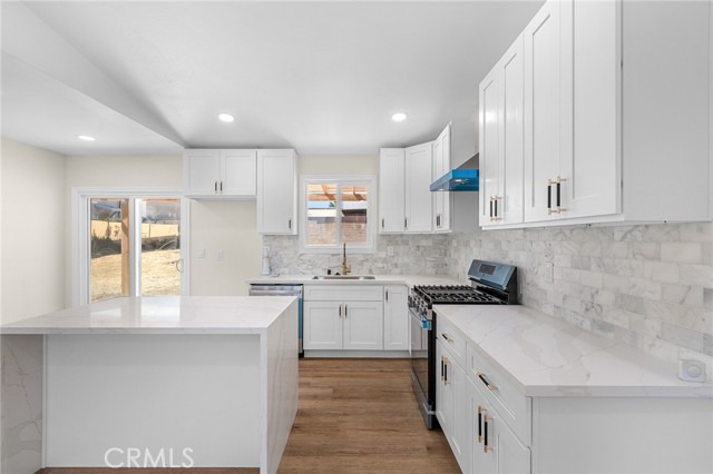 530 E 3rd Street, Rialto CA: https://media.crmls.org/medias/980f7bb5-c421-402e-be50-3c39dde4149a.jpg