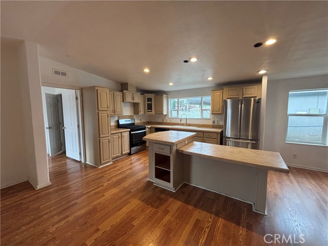 Detail Gallery Image 4 of 28 For 1225 N Alessandro, Banning,  CA 92220 - 3 Beds | 2 Baths