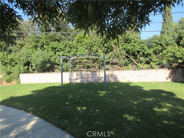 1416 Carmelita Court, Upland CA: https://media.crmls.org/medias/981028a3-60a8-4e1f-a6d1-9cf87e50a15e.jpg